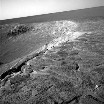 Opportunity am Abgrund, direkt am s�dlichen Rand des Kraters mit Blick nach Osten